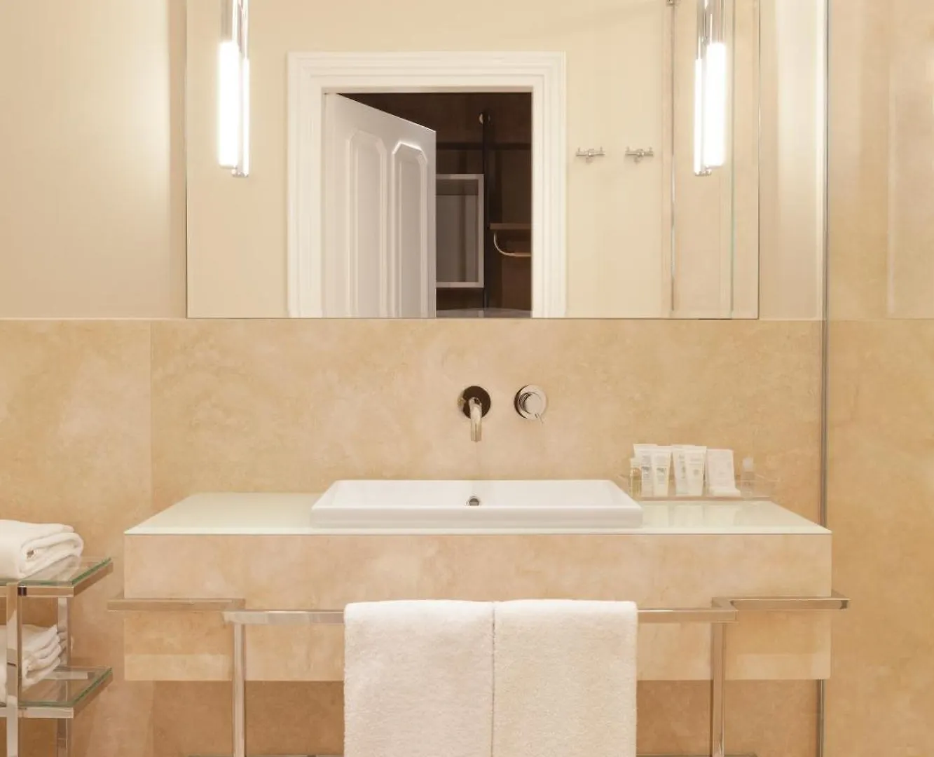 Amabilia Suites Milan 3*,  Italy